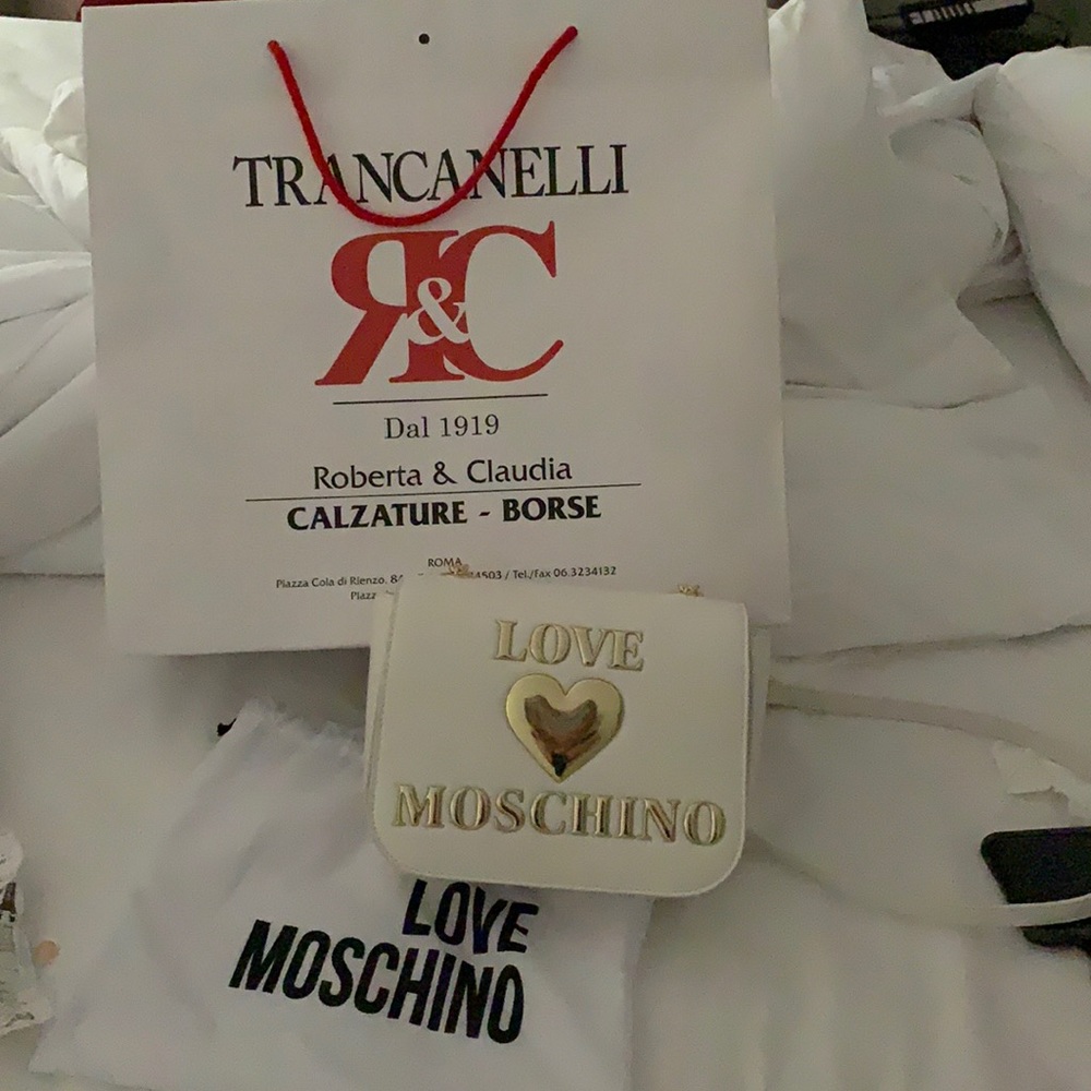 Love Moschino
